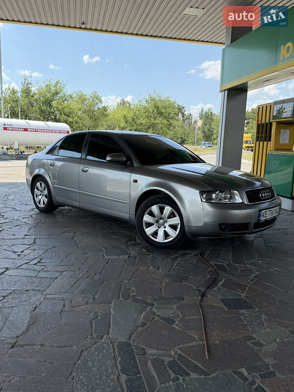 Audi A4 (2004)