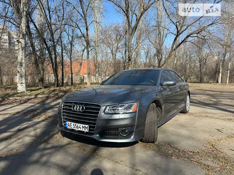 Audi A8 (2016)