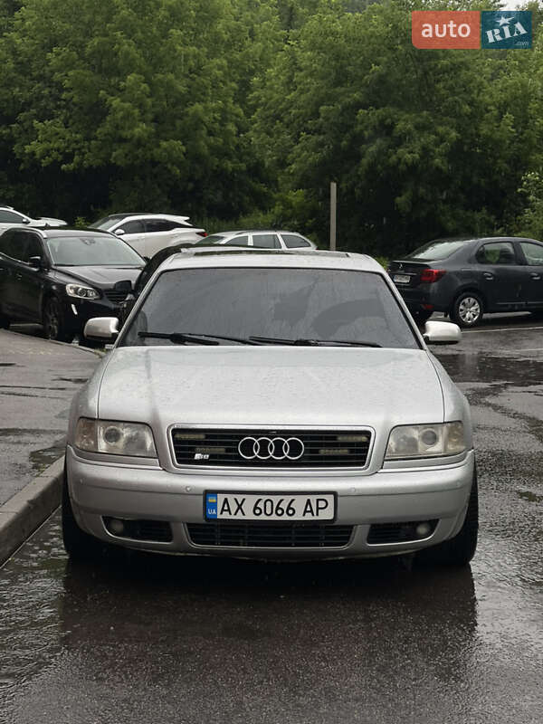 Audi A8 (1999)