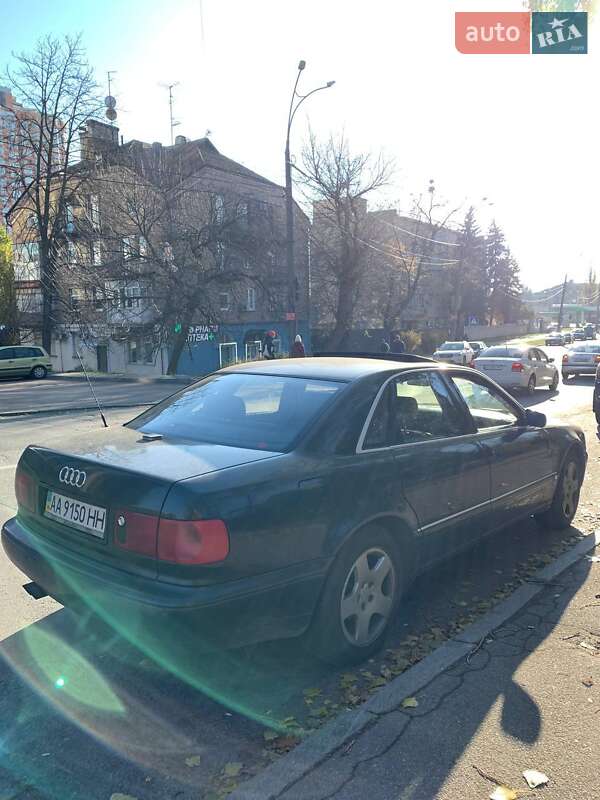Audi A8 (1998)
