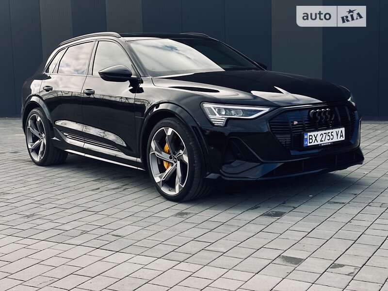 Audi E-tron s (2021)