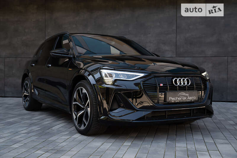 Audi E-tron s (2021)