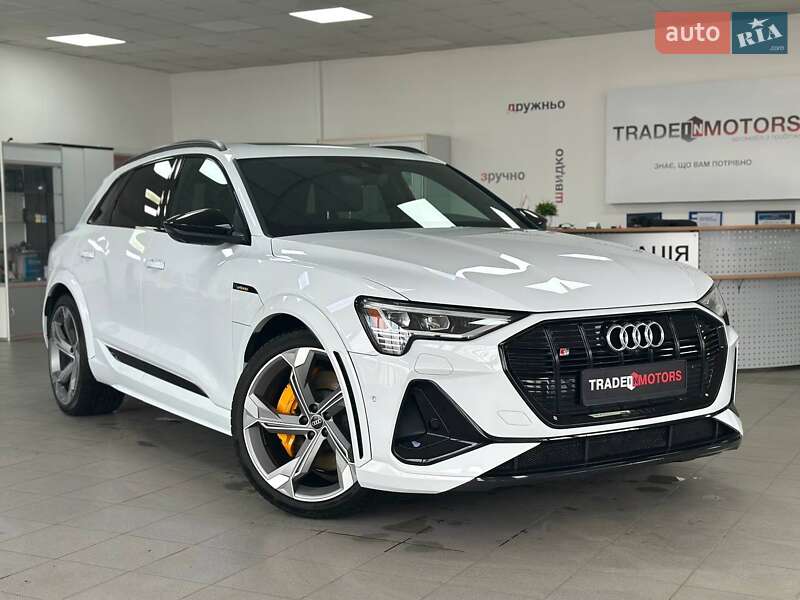 Audi E-tron s (2022)