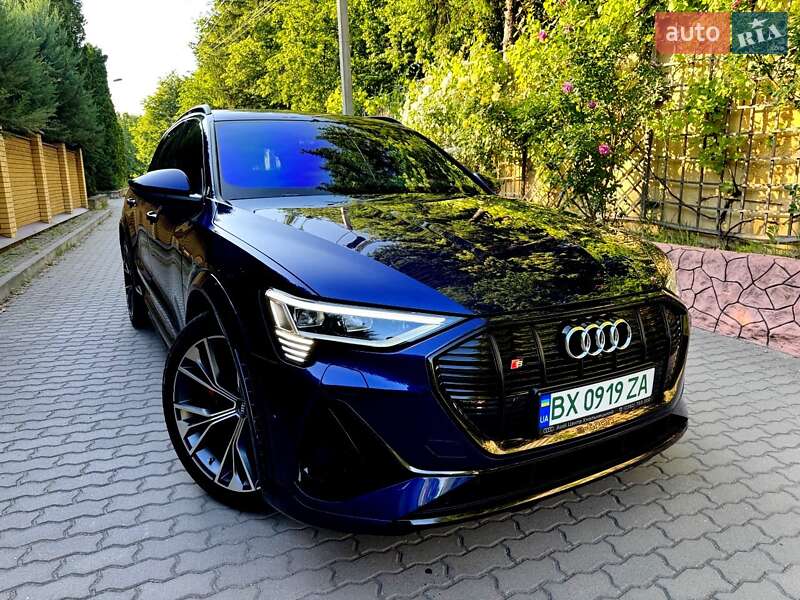 Audi E-tron s (2020)