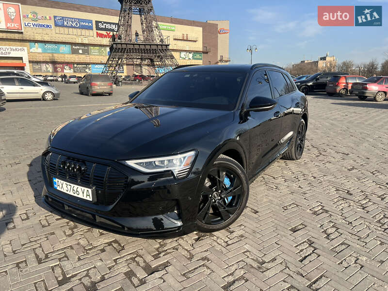 Audi E-tron (2022)