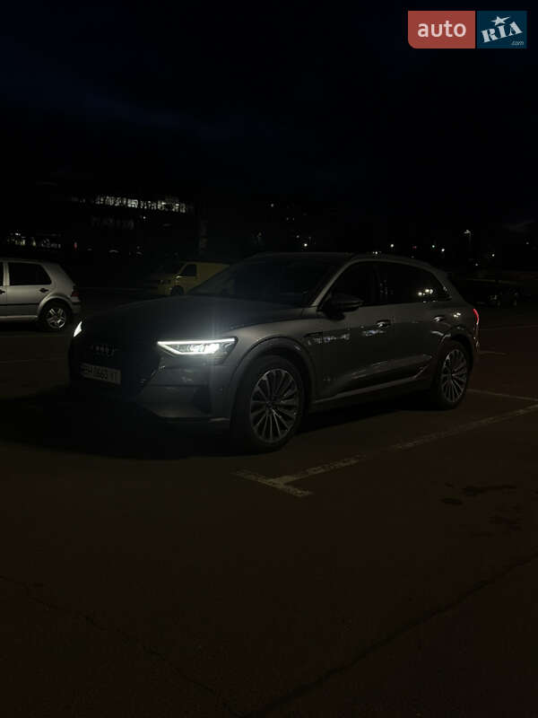 Audi E-tron (2020)