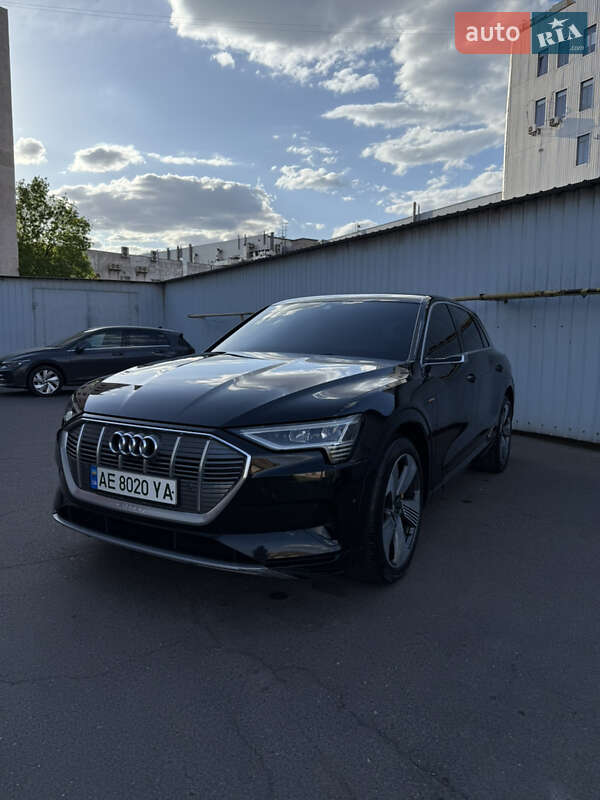 Audi E-tron (2019)