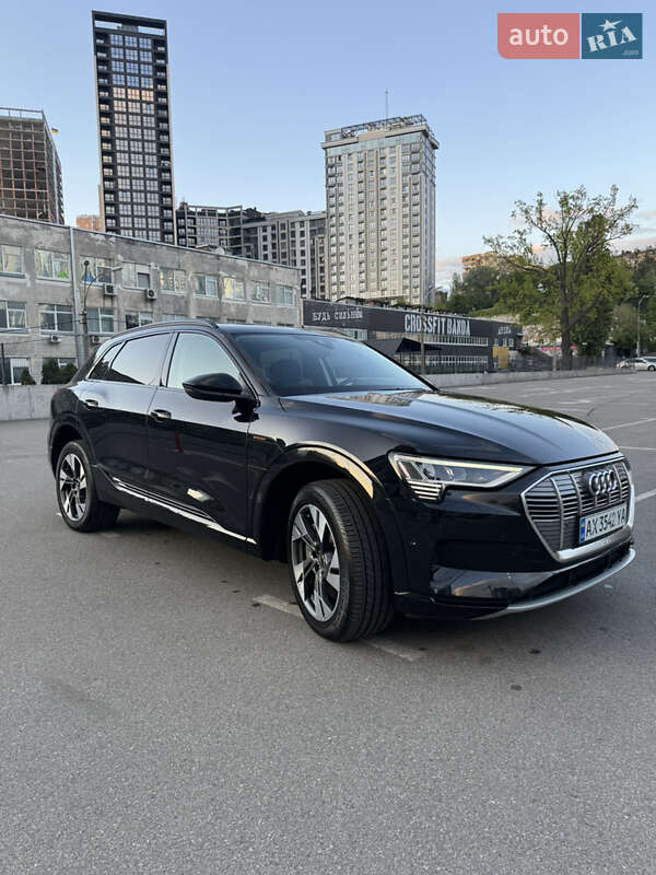 Audi E-tron (2022)