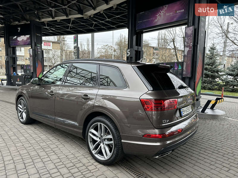 Audi Q7 (2016)