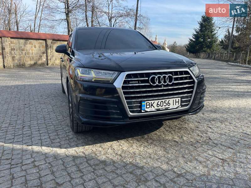 Audi Q7 (2017)