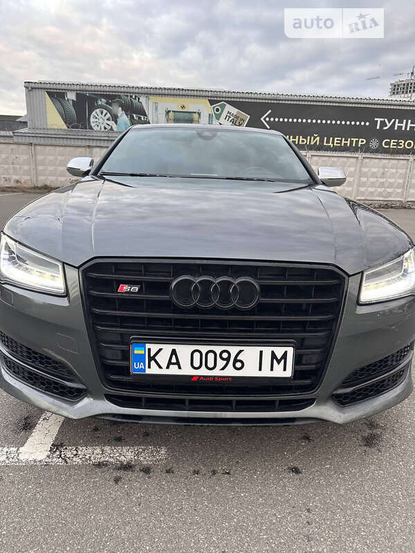 Audi S8 (2014)