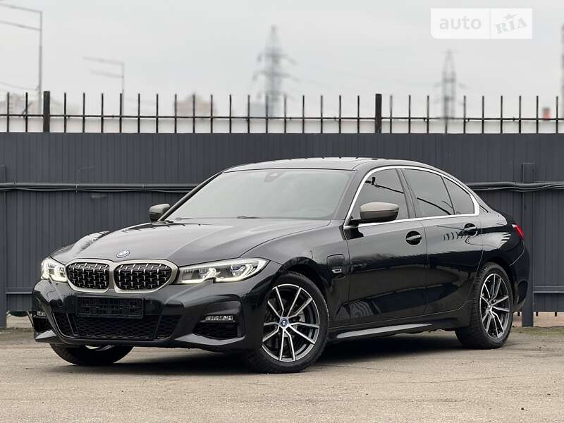 Bmw 330e (2022)