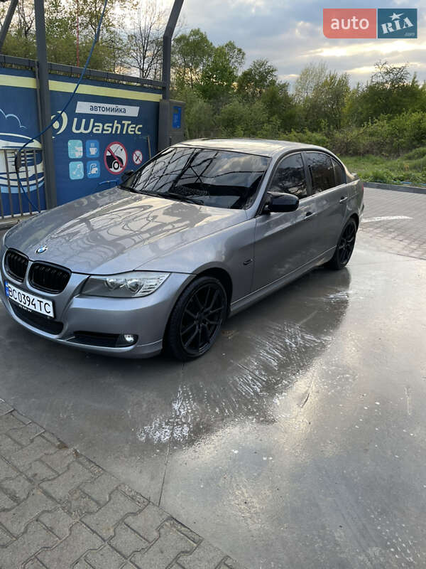 Bmw 318i (2010)