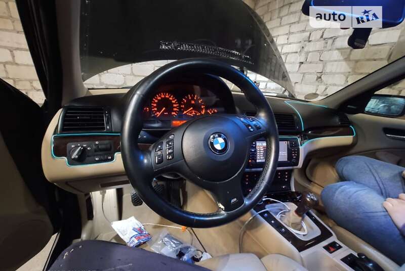 Bmw 325i (2004)