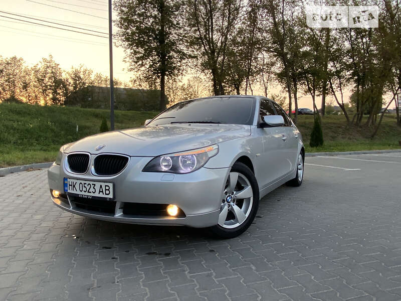 Bmw 523i (2005)