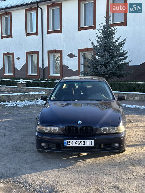Bmw 5 series (2000)