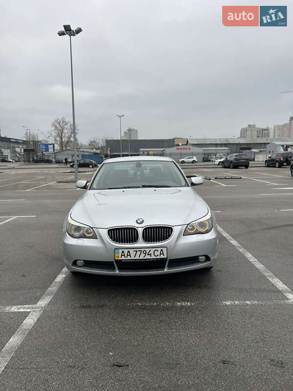Bmw 523i (2006)