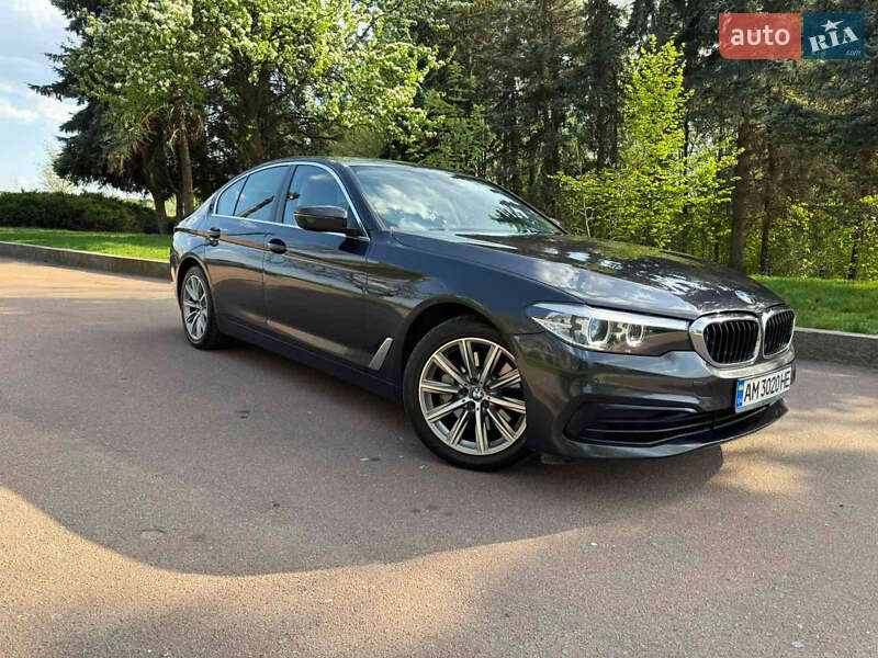 Bmw 5 series (2017)