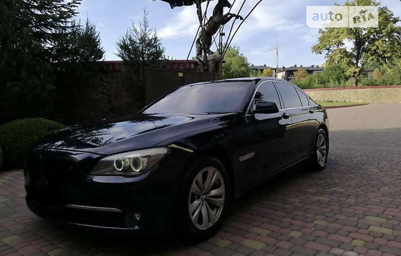Bmw 740i (2008)