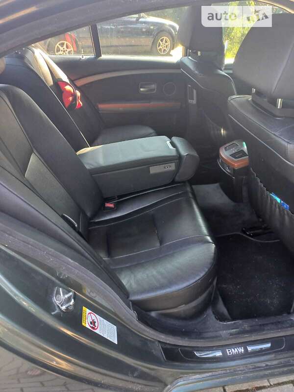 Bmw 7 series (2002)