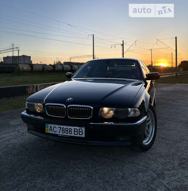Bmw 7 series (2000)