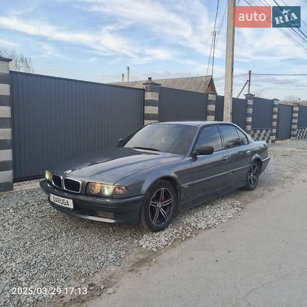 Bmw 7 series (2000)