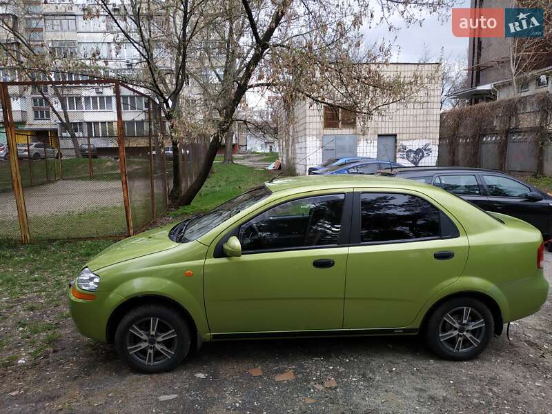Chevrolet Aveo (2005)