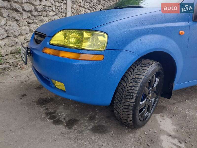 Chevrolet Aveo (2004)