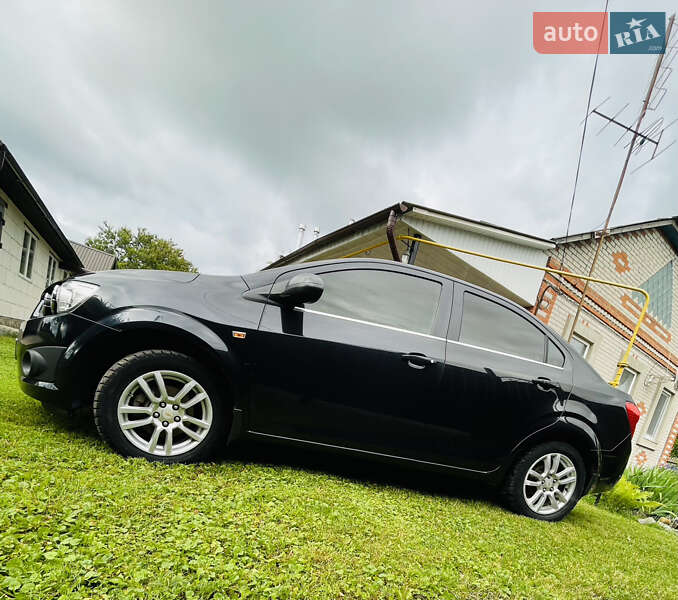Chevrolet Aveo (2012)