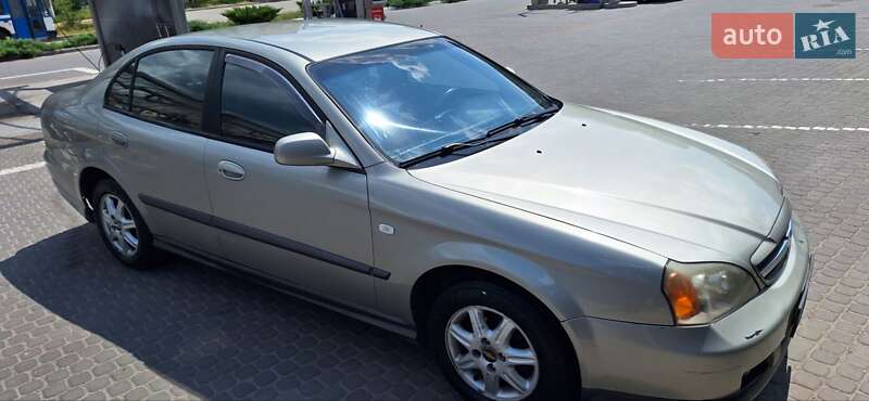 Chevrolet Evanda (2005)