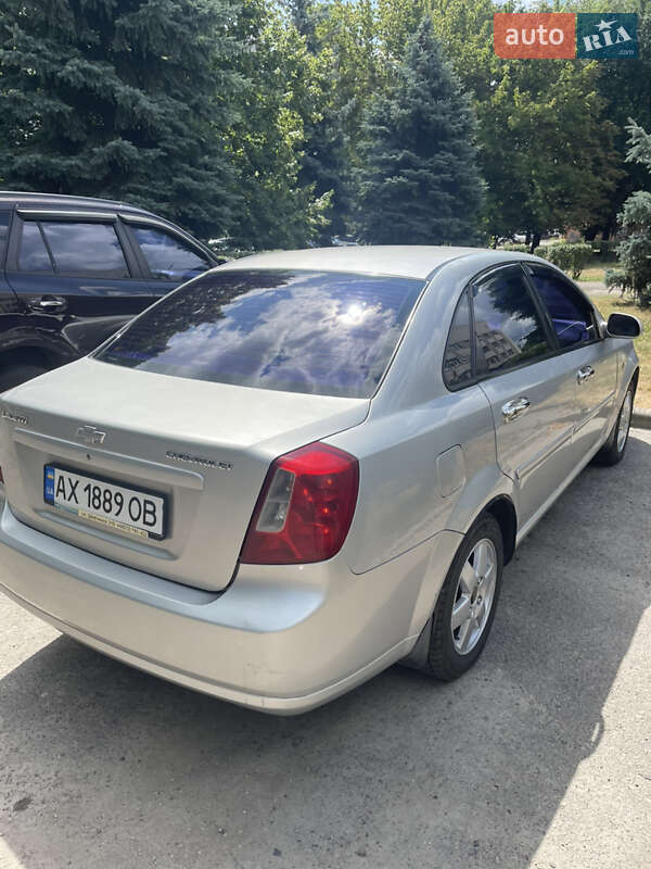 Chevrolet Lacetti (2004)