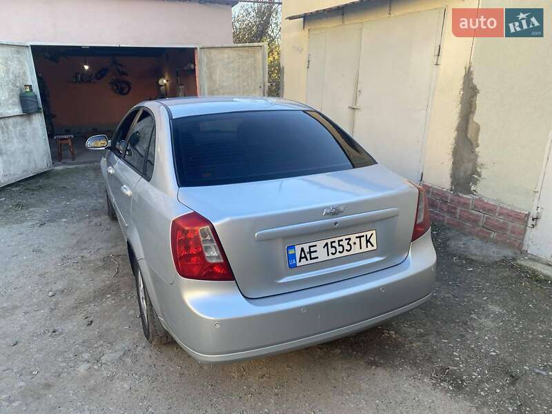 Chevrolet Lacetti (2004)