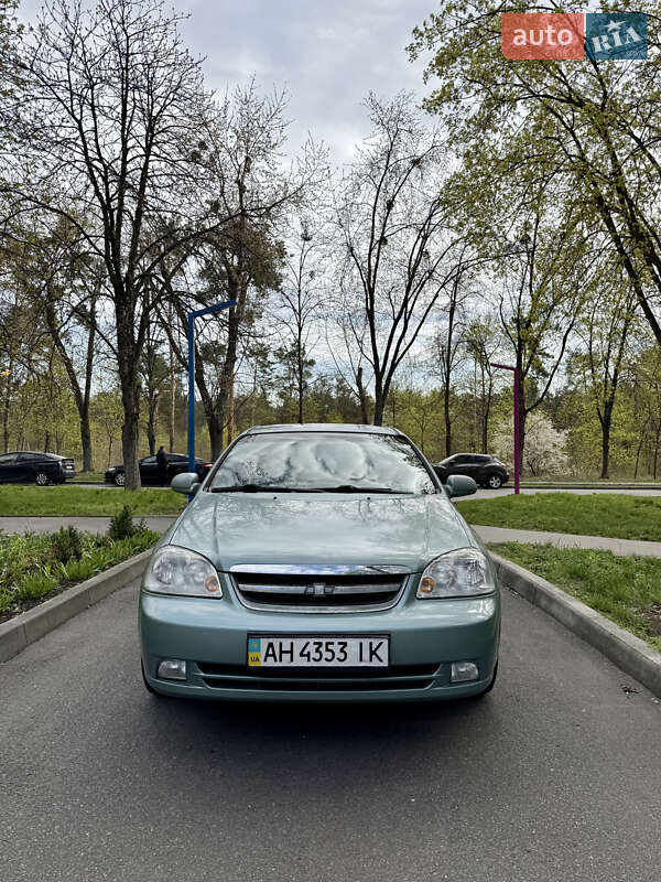 Chevrolet Lacetti (2005)