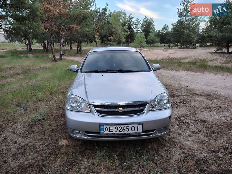 Chevrolet Lacetti (2005)