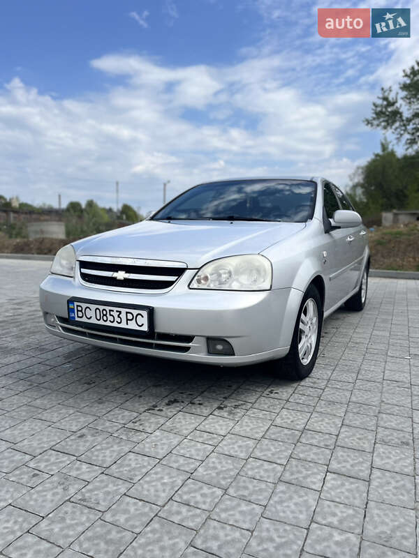 Chevrolet Lacetti (2005)