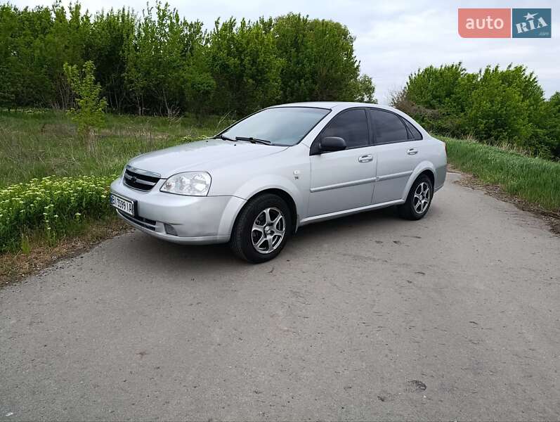 Chevrolet Lacetti (2005)