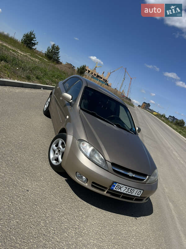Chevrolet Lacetti (2004)