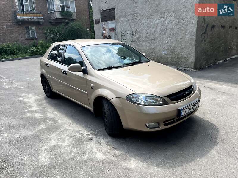 Chevrolet Lacetti (2004)