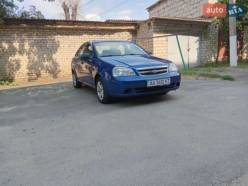 Chevrolet Lacetti (2005)