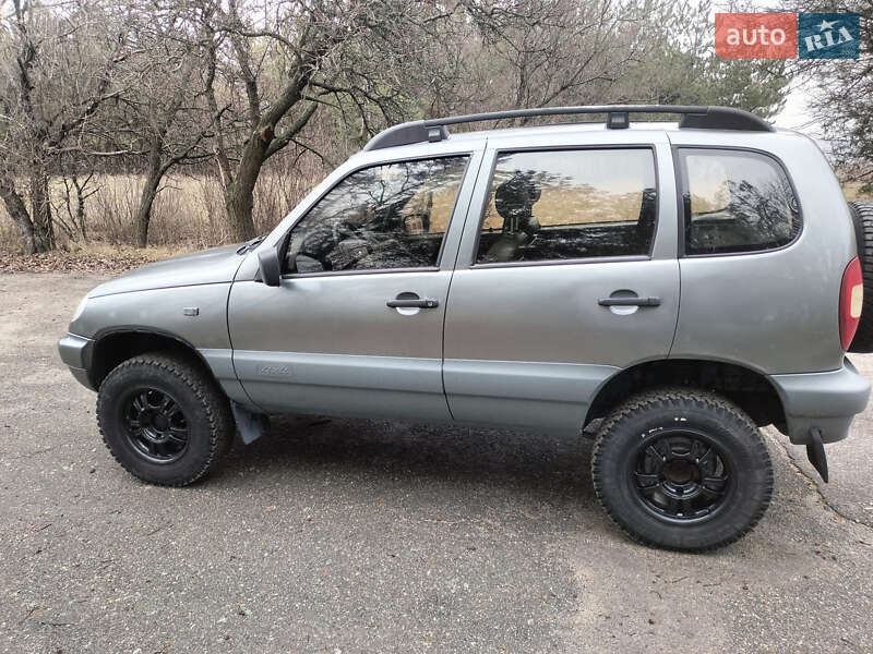 Chevrolet Niva (2007)
