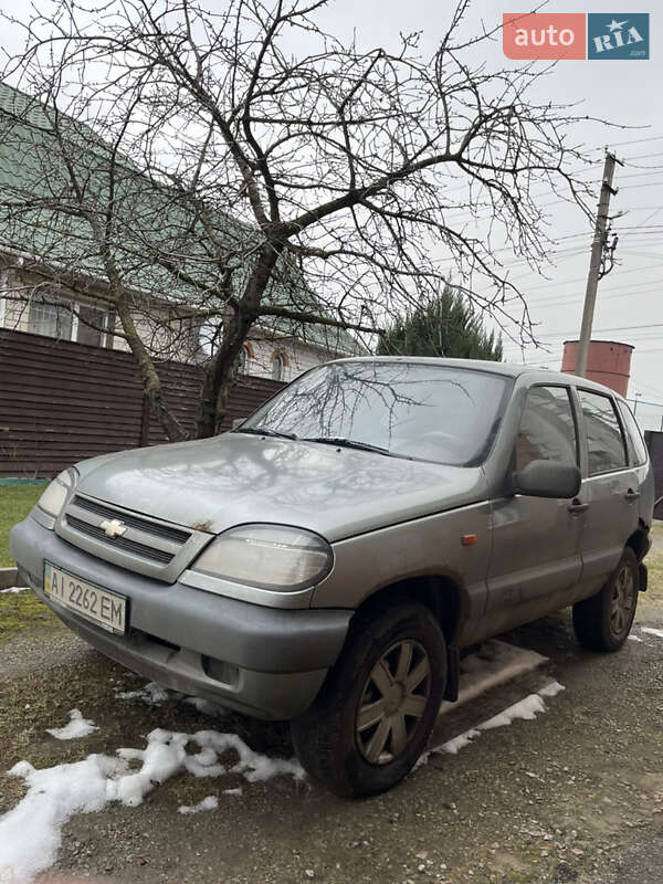 Chevrolet Niva (2007)