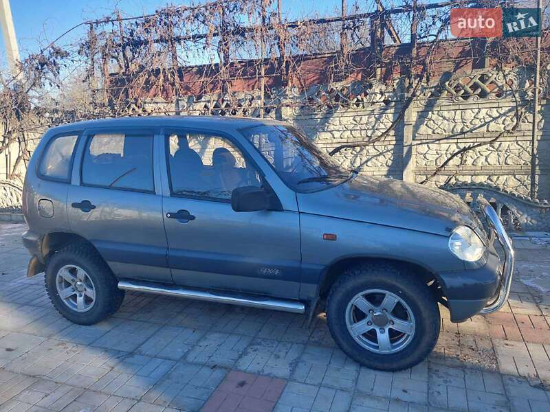 Chevrolet Niva (2006)