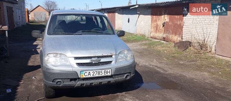Chevrolet Niva (2011)