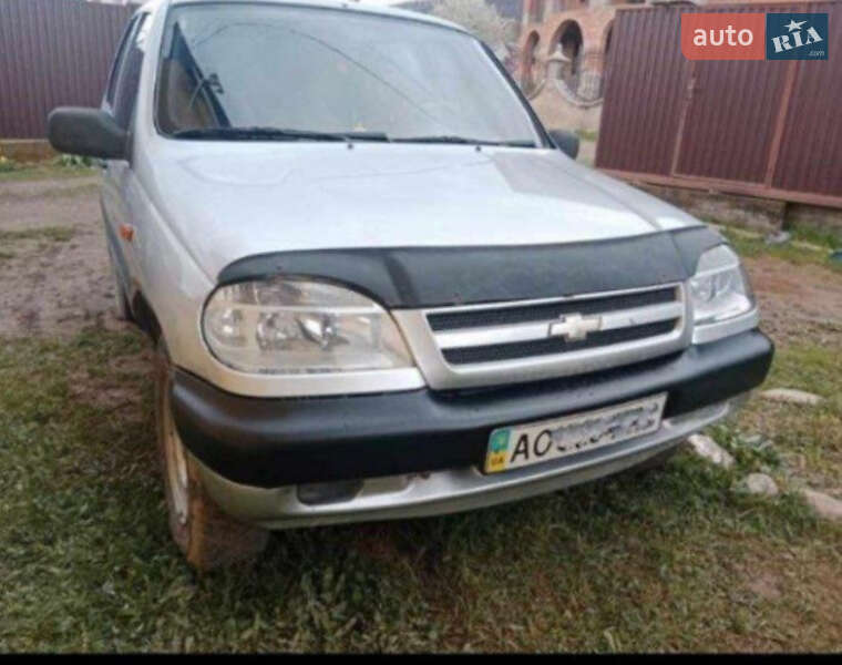 Chevrolet Niva (2007)