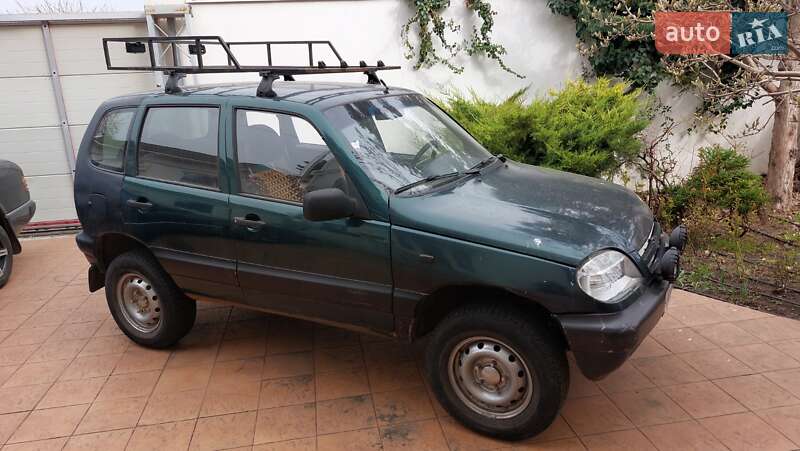 Chevrolet Niva (2004)
