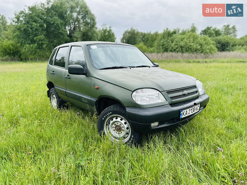 Chevrolet Niva (2005)