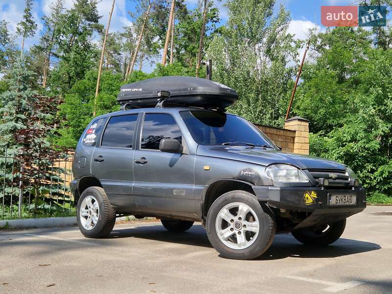 Chevrolet Niva (2006)