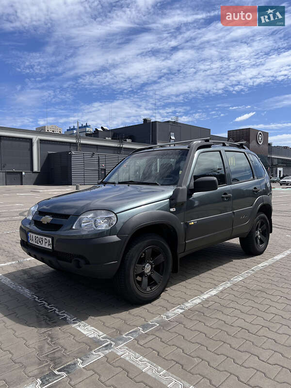Chevrolet Niva (2016)