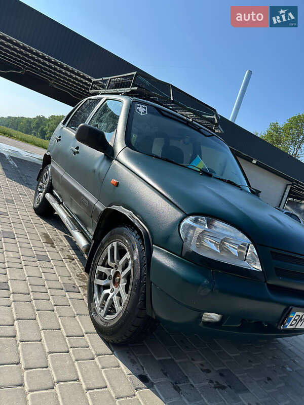 Chevrolet Niva (2005)