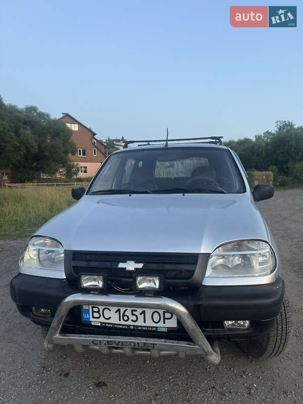 Chevrolet Niva (2007)